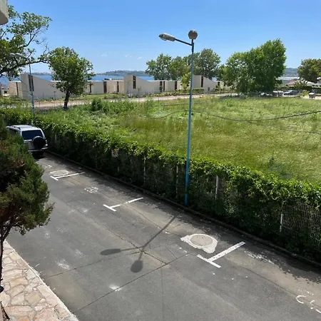 градина луксозен *