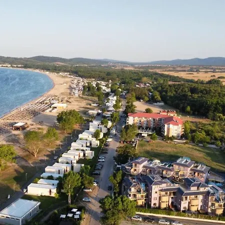 градина луксозен * Černomorec