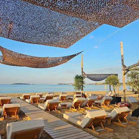 градина луксозен * Τσερνομόρετς