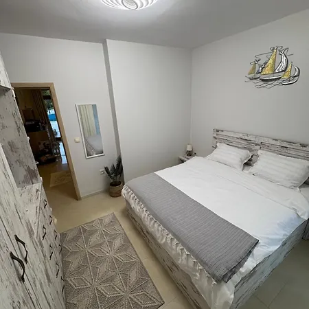 градина луксозен * Τσερνομόρετς