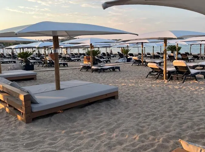 градина луксозен Lejlighed *