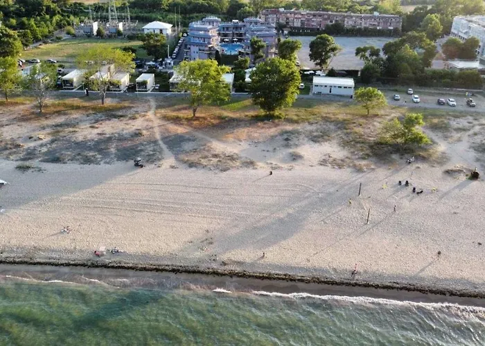 градина луксозен Chernomorets