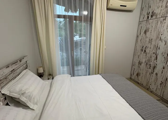 градина луксозен Lejlighed *