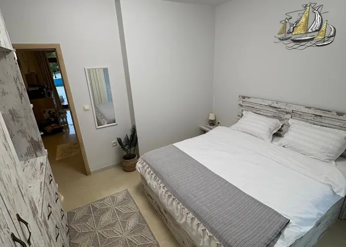 градина луксозен * Chernomorets