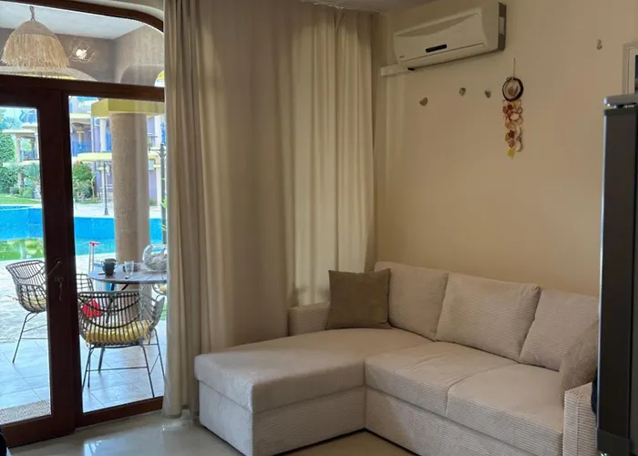 Lejlighed градина луксозен